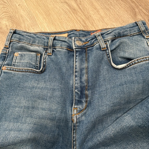 Pilcro Anthropologie The Icon Flare Jeans - Picture 2 of 4